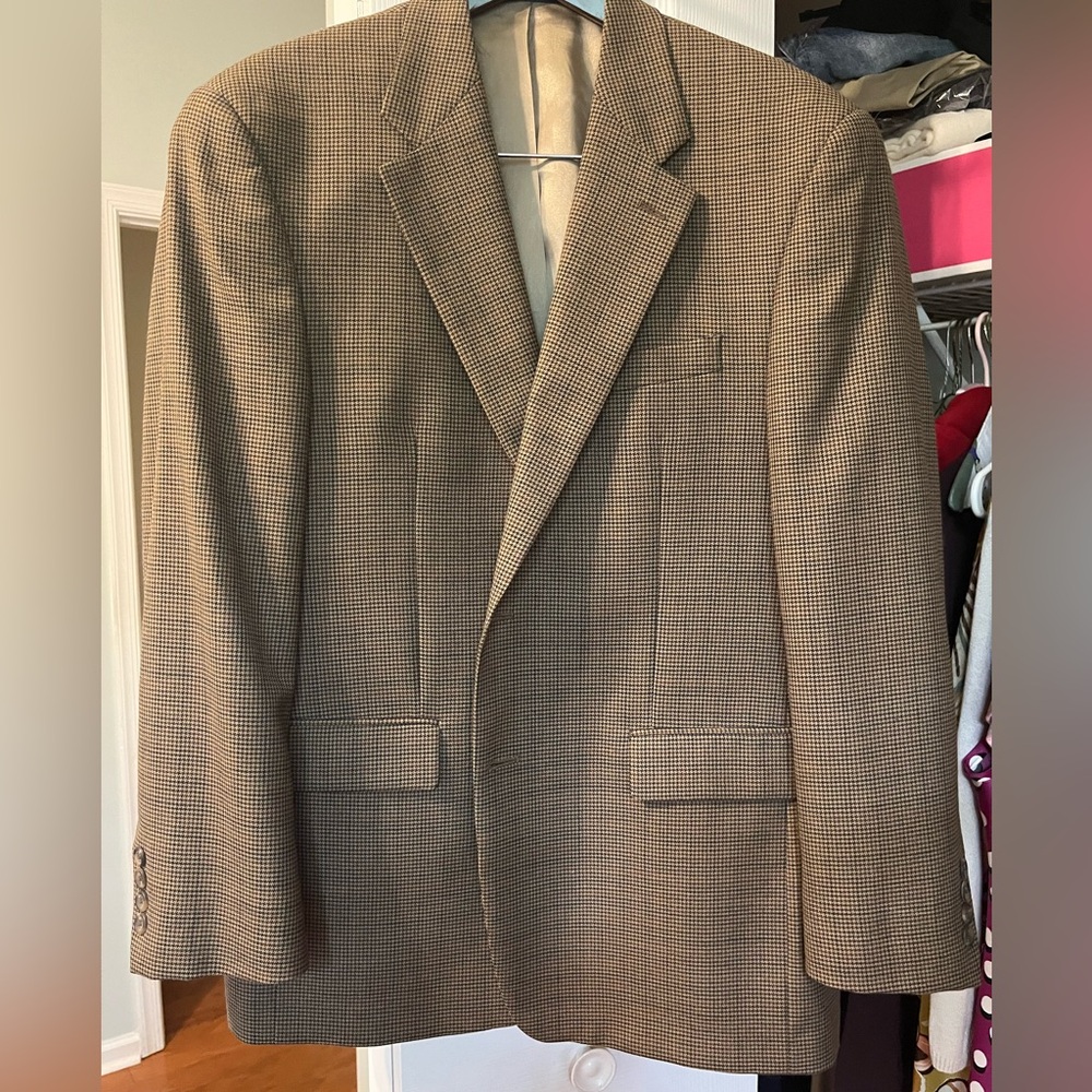 Chaps Sport Coat with Classic Houndstooth Pattern
